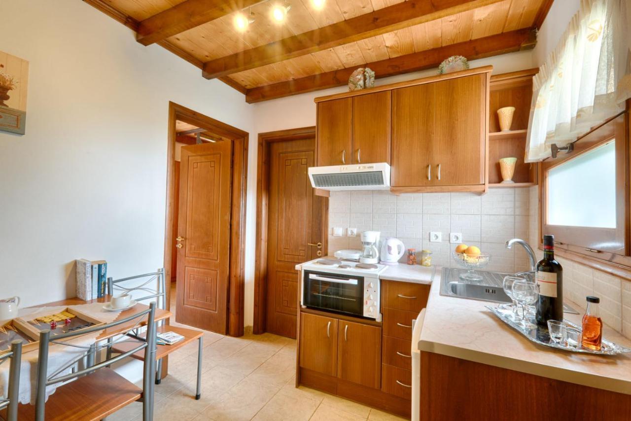 Ferienwohnung Christinas Lofts Ágios Matthaíos Exterior foto