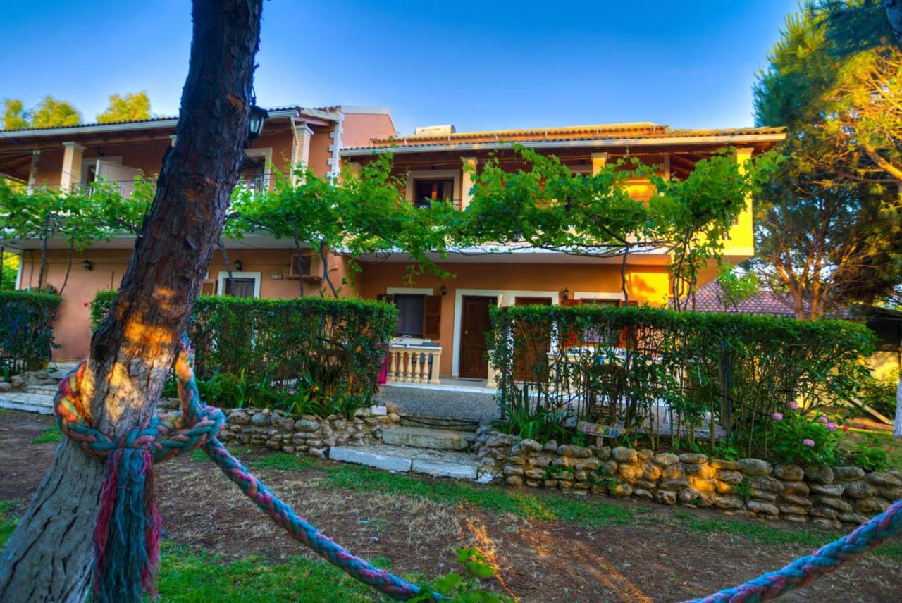 Ferienwohnung Christinas Lofts Ágios Matthaíos Exterior foto