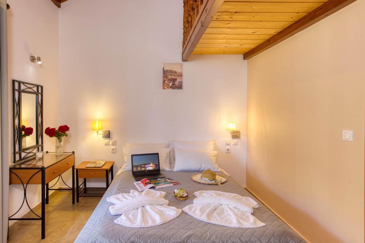 Ferienwohnung Christinas Lofts Ágios Matthaíos Exterior foto