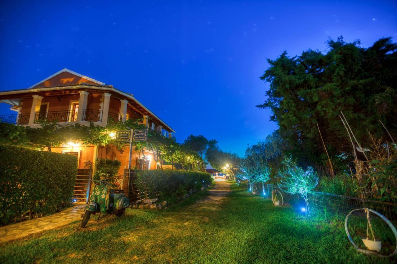 Ferienwohnung Christinas Lofts Ágios Matthaíos Exterior foto