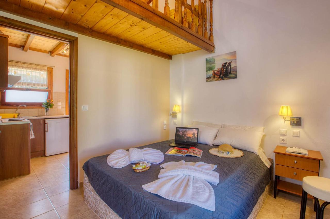 Ferienwohnung Christinas Lofts Ágios Matthaíos Exterior foto