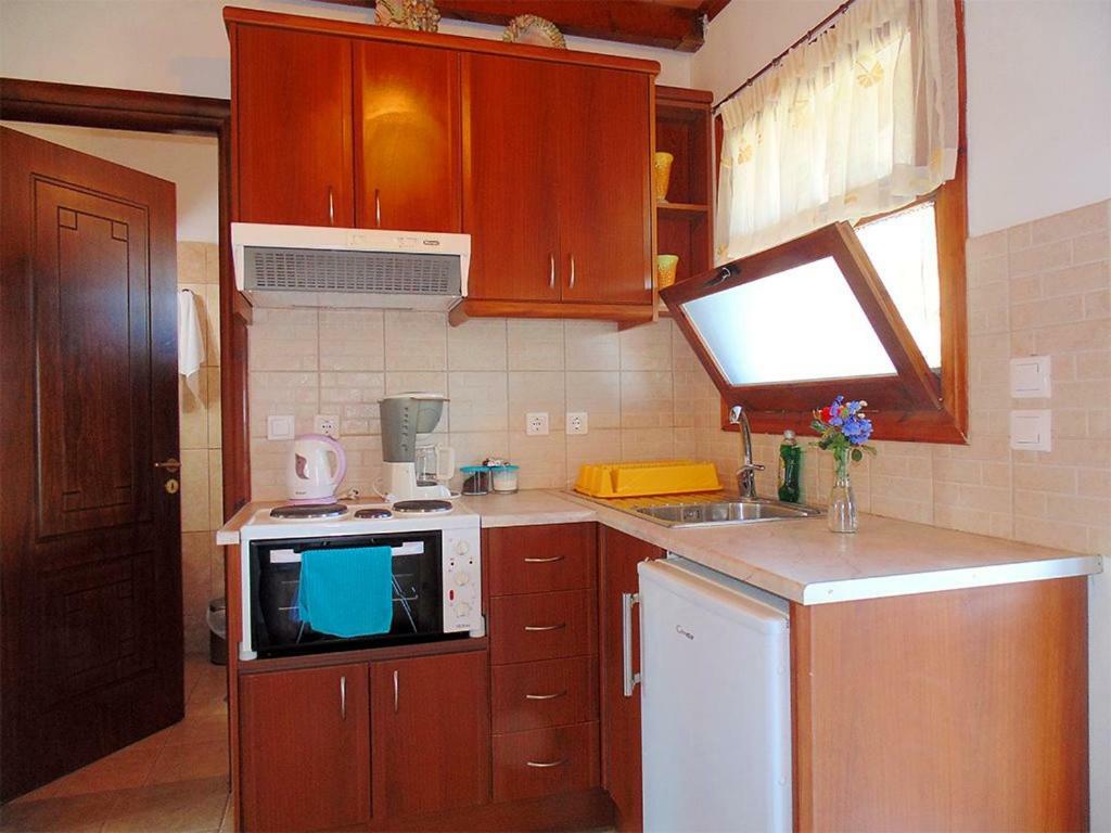 Ferienwohnung Christinas Lofts Ágios Matthaíos Exterior foto