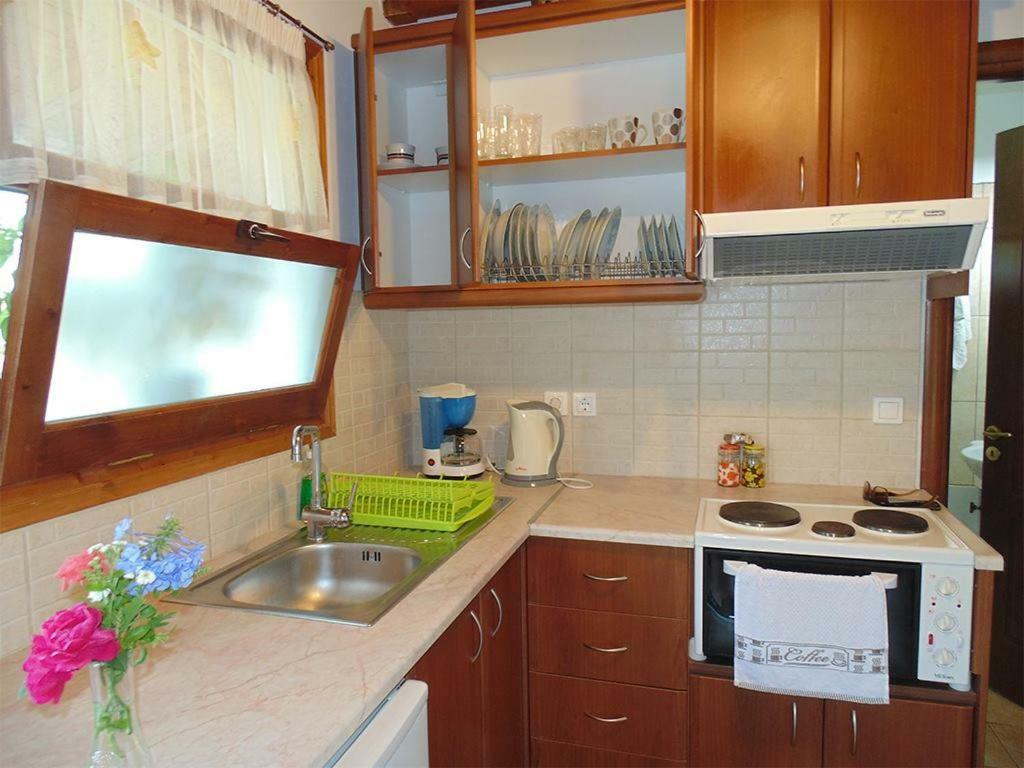 Ferienwohnung Christinas Lofts Ágios Matthaíos Exterior foto